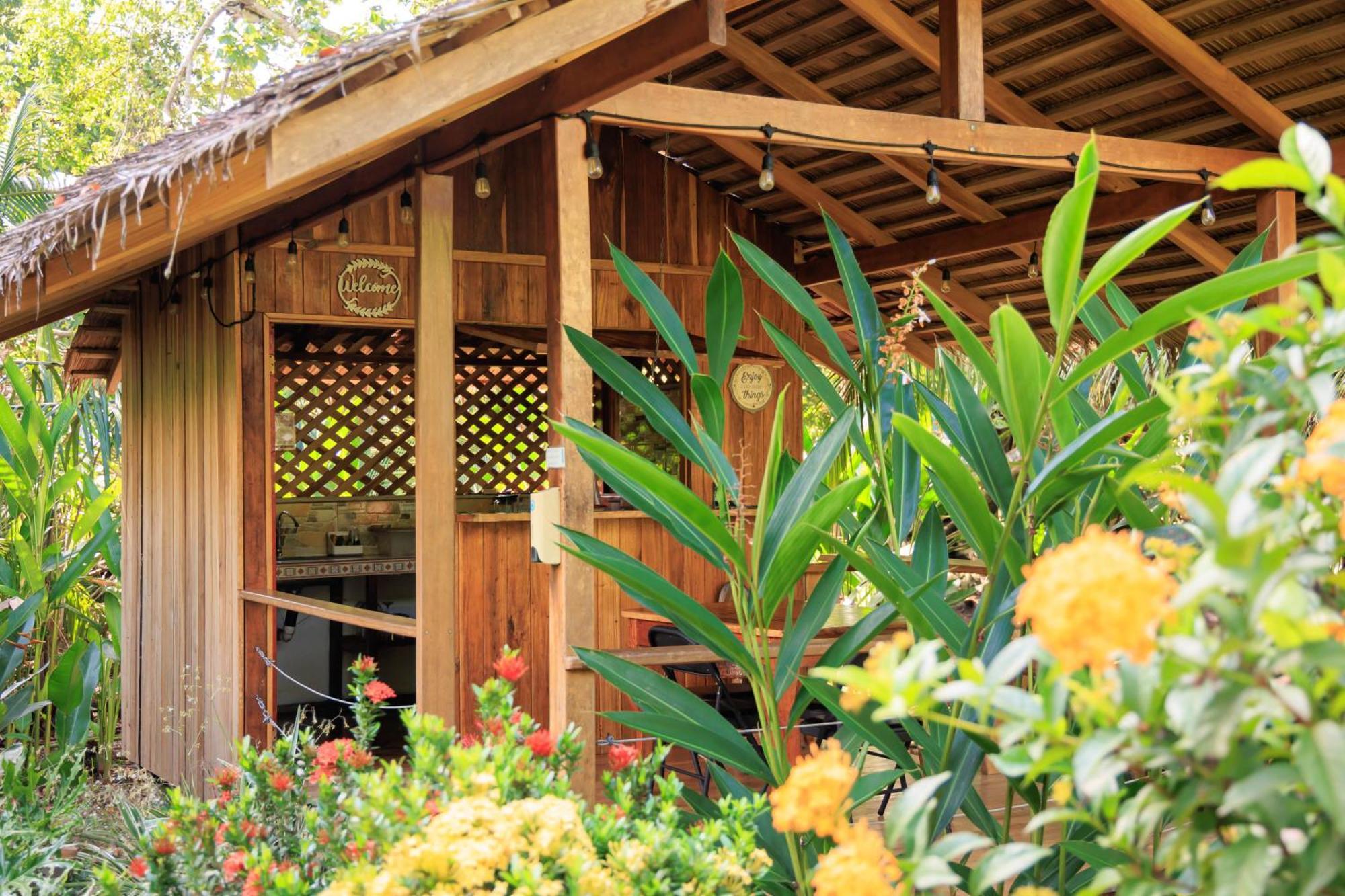 Bungalows Aché Cahuita Exterior foto